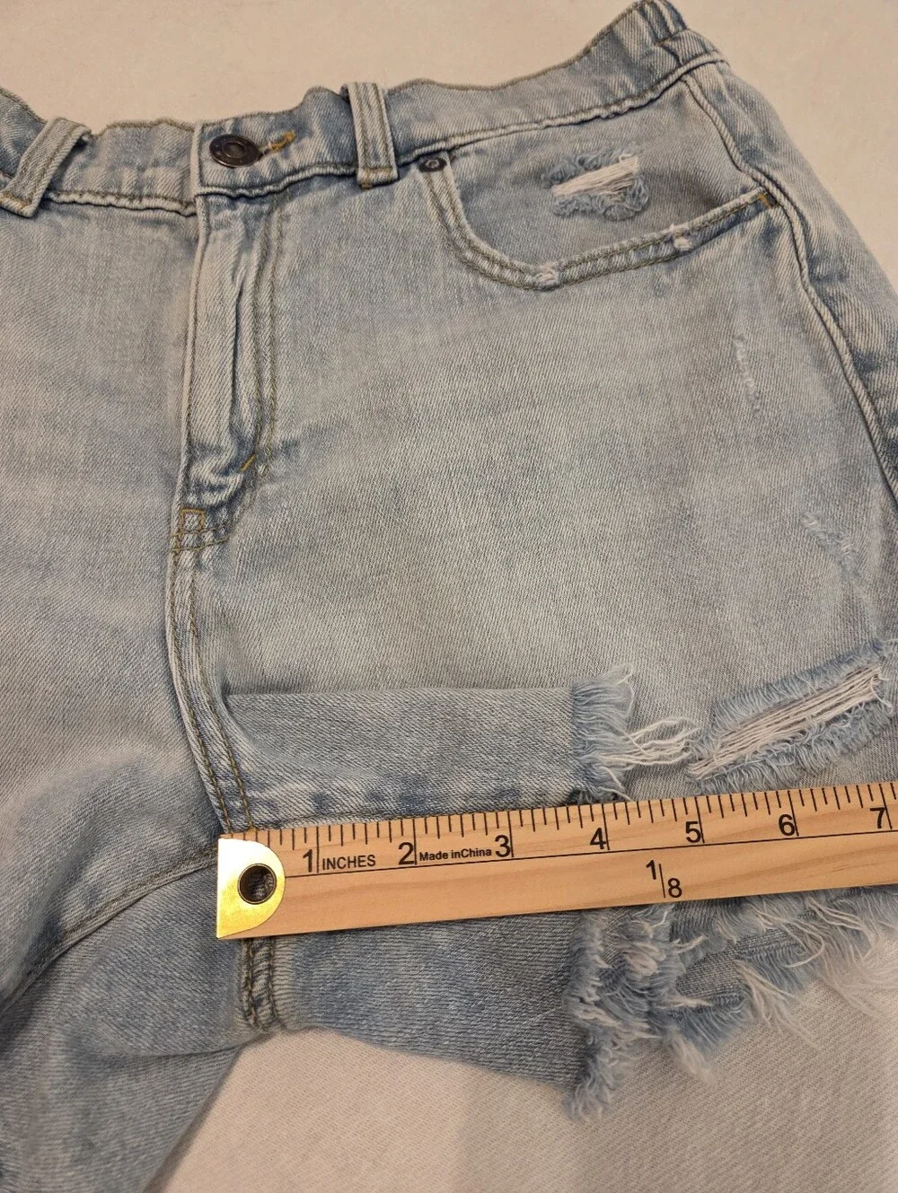 AERIE Daydream Lightwash Blue Distressed Raw Hem Elastic Waist Denim Shorts SZ M